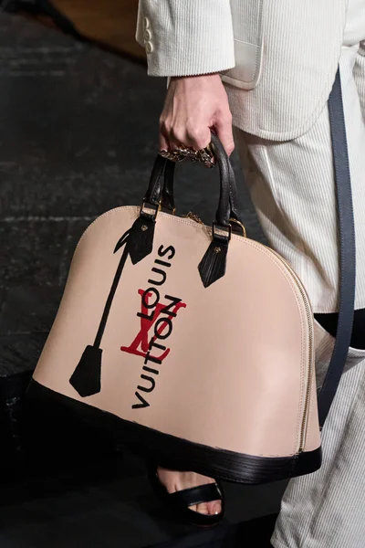 Look 22